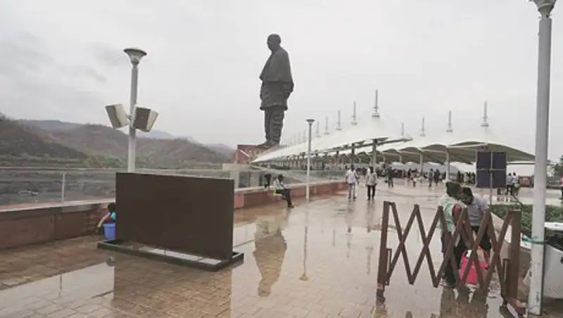 В Индии через интернет пытались продать самую высокую статую мира