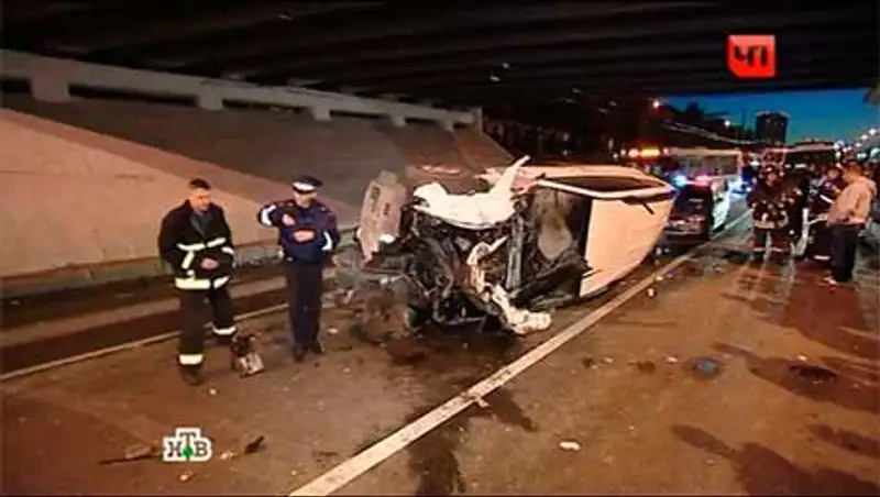 В Новошахтинске молодые водители устроили кровавую аварию, погибли трое