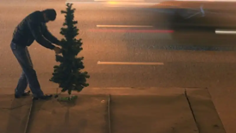 В Татарстане приставы арестовали новогоднюю елку