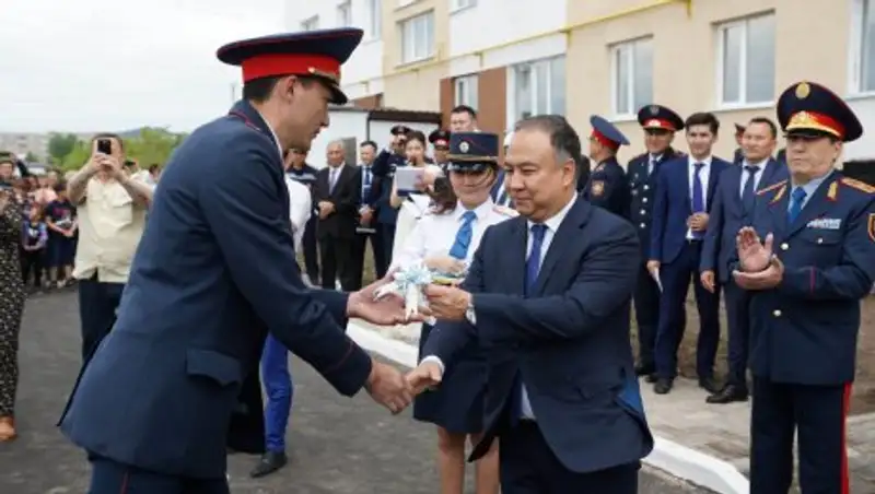 Дом на 100 квартир построили полицейским в Акмолинской области
