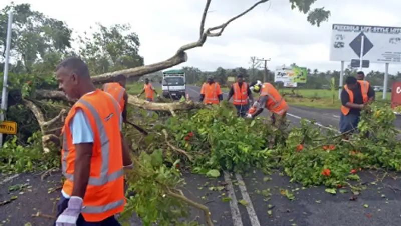 Число жертв урагана "Уинстон" на Фиджи возросло до 36 человек