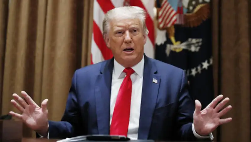 Трамп заявил об отступлении коронавируса в США