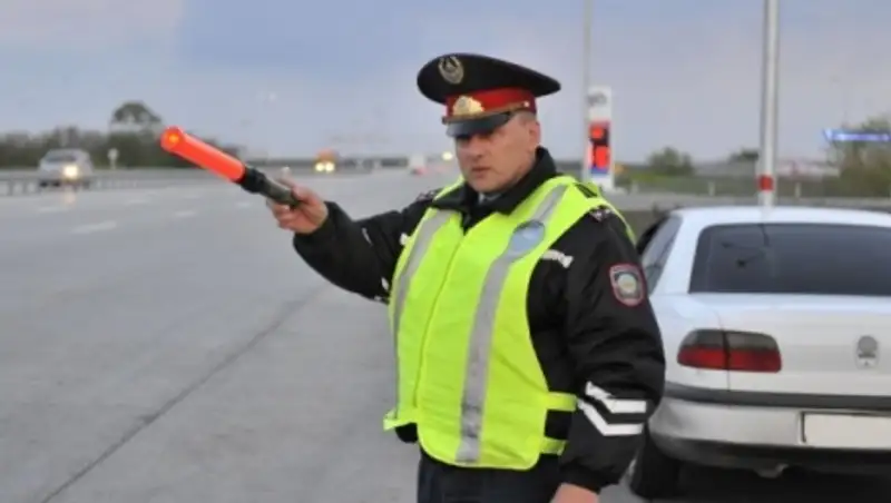 Дорожных полицейских Астаны просят не создавать очередь у обочин при оформлении протоколов