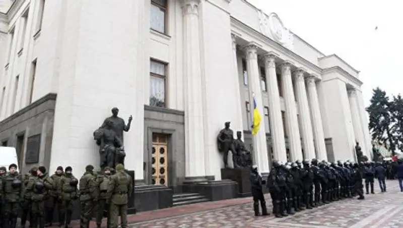 Рада отказалась разрывать дипломатические отношения с Россией