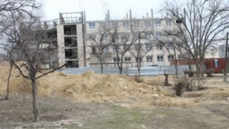 Достроить онкологический центр в Актау обещали до конца 2015 года