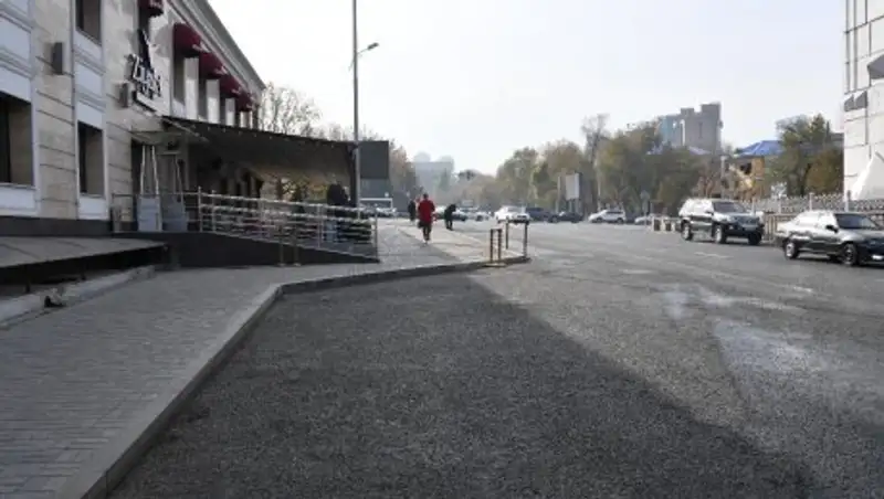 В Алматы расширят пешеходную зону улицы Желтоксан