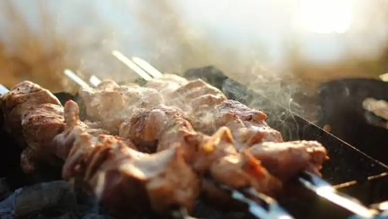 Чем можно заменить шашлык на пикнике - совет от шеф-повара