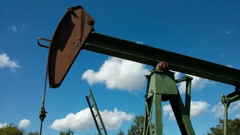 Нефть дешевеет: эксперты прогнозируют увеличение поставок сырья из Ирана