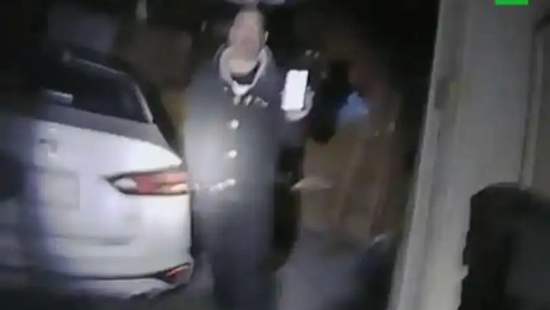 Полицейский убил безоружного темнокожего мужчину в США