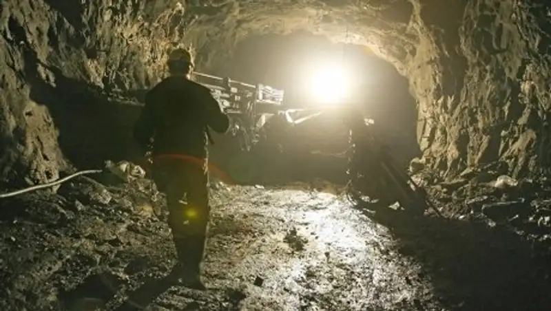 Черного старателя завалило горной массой на руднике