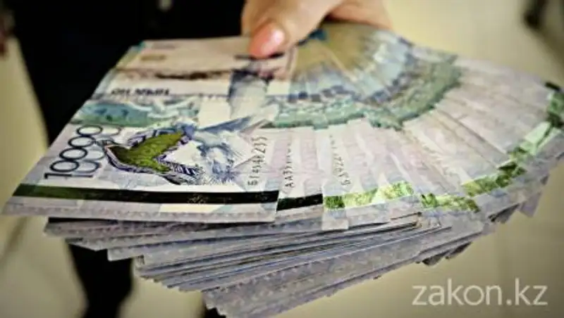 В Казахстан посылают все меньше денег