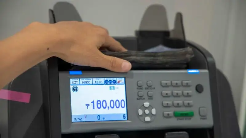 Нужно ли декларировать взятые в долг деньги, объяснили в Комитете госдоходов