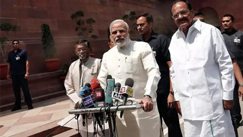 Премьер Индии после громкого изнасилования двух девушек призвал мужчин уважать женщин