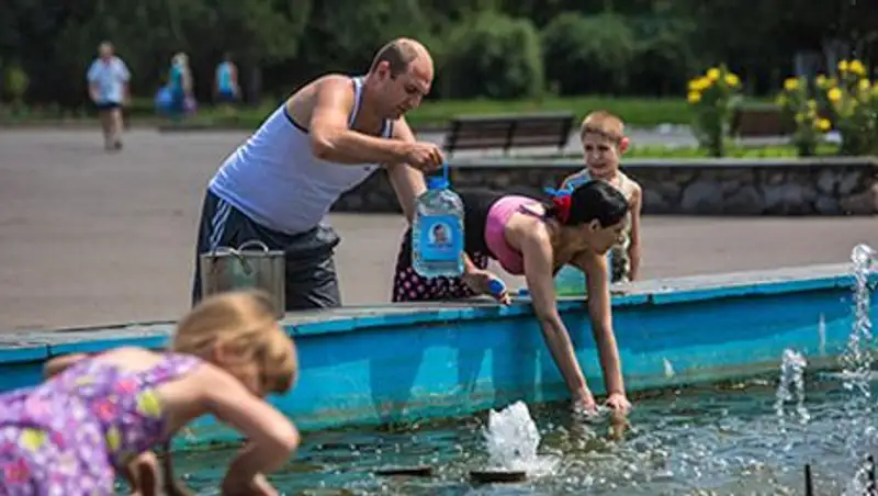 Жителям Донецкой и Луганской областей сократят подачу воды