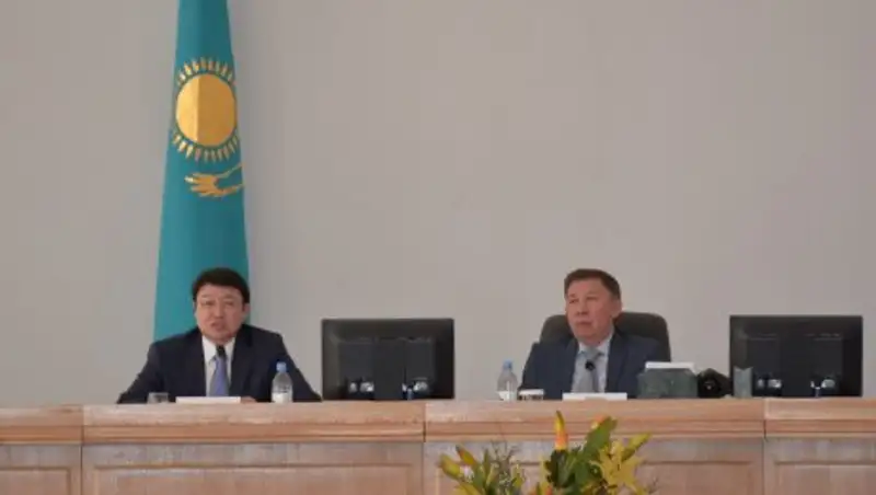 В Кокшетау обсудили подготовку к уборочной страде и внедрение электронных зерновых расписок