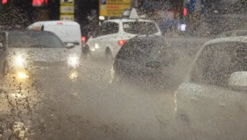 У природы нет плохой погоды? На Алматы обрушился ливень