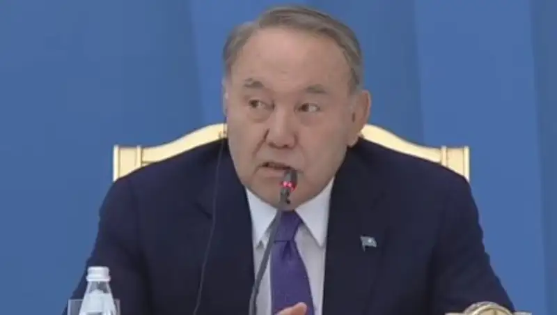 Назарбаев предложил обратиться к Трампу с вопросом о ядерном разоружении