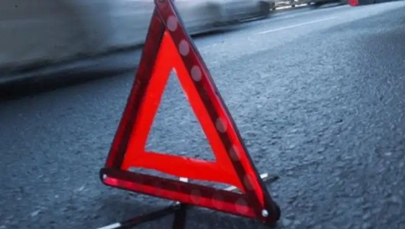 Несколько человек пострадали, один погиб в ночном ДТП в Алматы