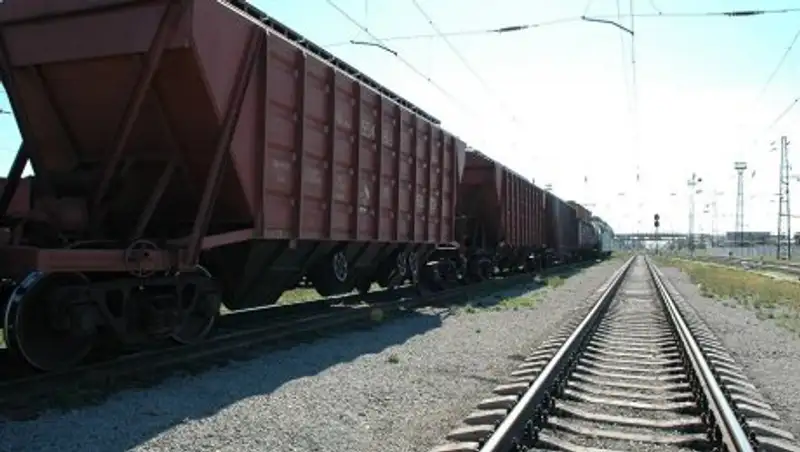 Сход 22 вагонов с рудой произошел в Актюбинской области, пострадавших нет