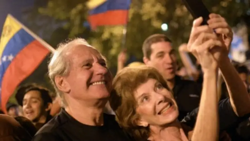 Оппозиция Венесуэлы празднует победу на парламентских выборах