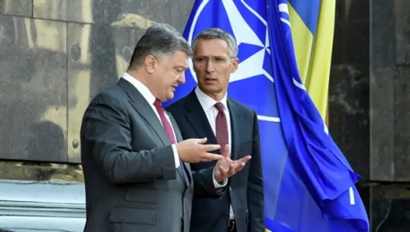 Порошенко и Столтенберг обсудили двустороннее сотрудничество