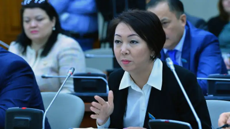 "Ак жол" потребовала защищать интересы Казахстана в вопросах обязательной маркировки товаров