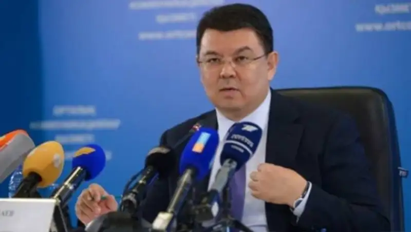 Аким Павлодарской области рассказал, сколько зарабатывают футболисты