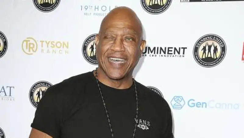 Актер "Пятого элемента" и "Темного рыцаря" скончался от COVID-19