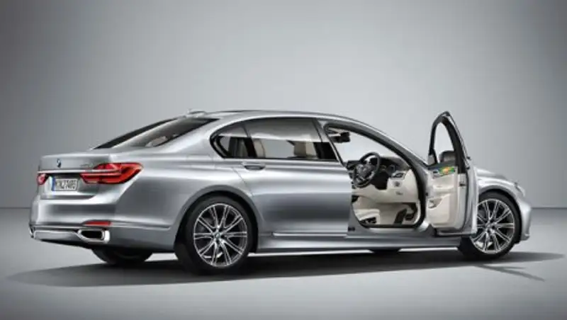 BMW 7 Series превратили в произведение искусства