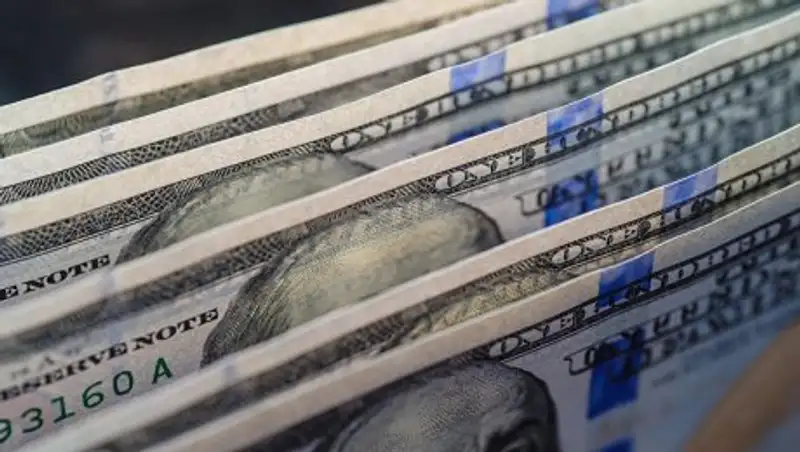 Курс доллара составил 334,8 тенге