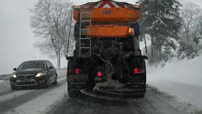 уборка снега, фото - Новости Zakon.kz от 11.12.2021 18:15