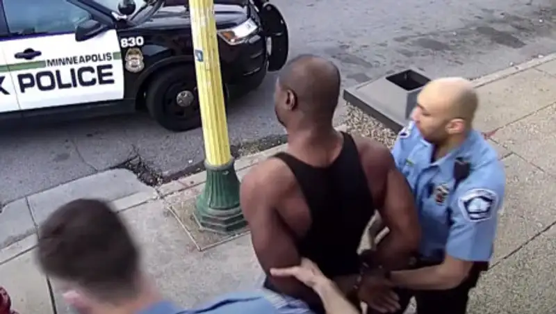 Семья Джорджа Флойда подала в суд на власти Миннеаполиса