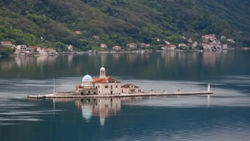 10 самых крошечных населенных островов мира