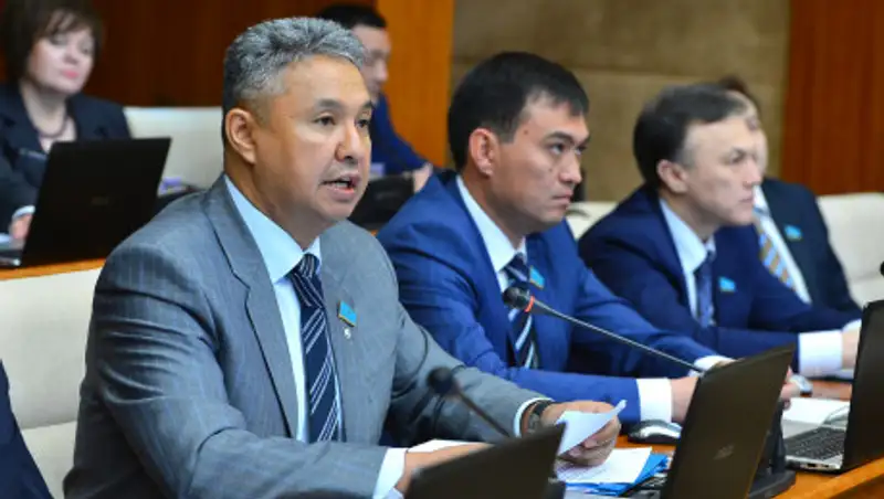 Запретить финансировать из бюджета профессиональный спорт предложил депутат