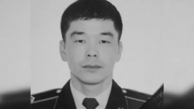 Жамбылские полицейские собрали помощь семье погибшего коллеги из Атырау