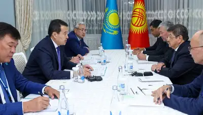 Алихан Смаилов провел переговоры с главой Правительства Кыргызстана, фото - Новости Zakon.kz от 25.08.2022 20:45
