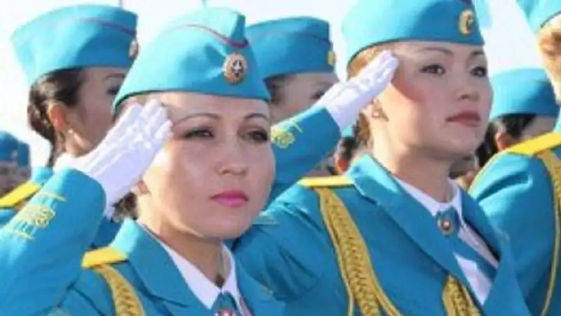 Почти 2000 казахстанских женщин служат во Внутренних войсках РК
