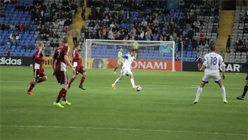 Сборная Казахстана по футболу сыграла с Латвией вничью в отборе ЕВРО-2016