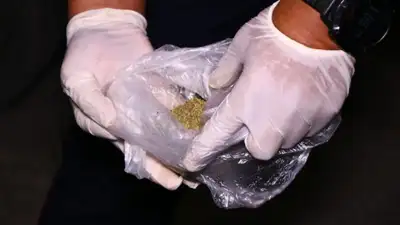 В Алматы ночью патрульные задержали троих, в том числе несовершеннолетнего с наркотиками, фото - Новости Zakon.kz от 06.08.2023 04:07