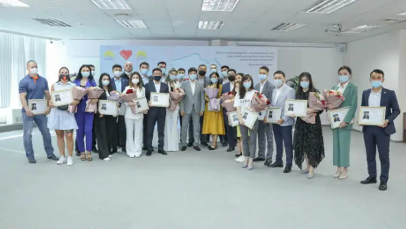 Волонтеры получили благодарственные письма от Елбасы