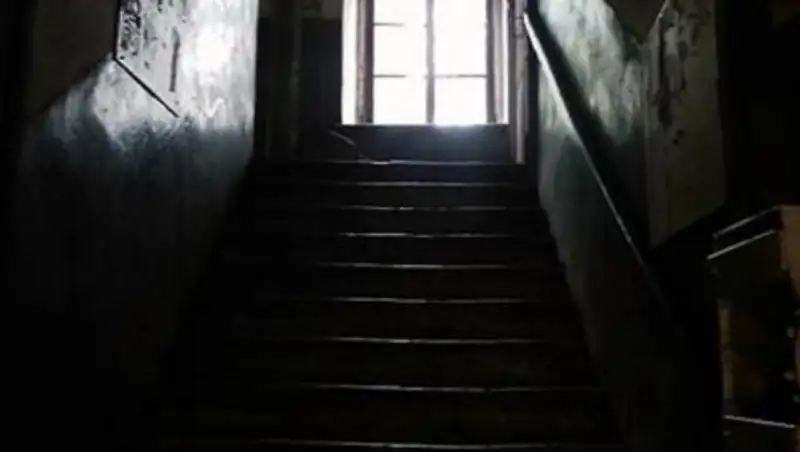 В Костанайской области двое сотрудников колонии спасли женщину с ребенком