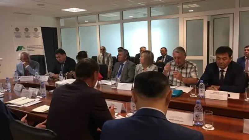 Ученых и преподавателей попросили о помощи в решении проблем ЖКХ