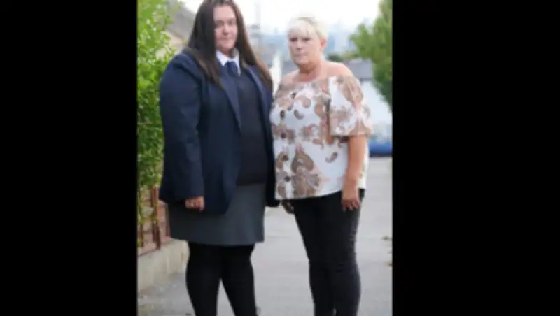 Школьницу "слишком большого размера" отстранили от уроков