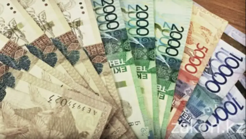 Экс-полицейские заплатят 18 млн тенге за взятку