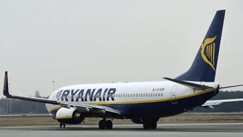 Во Франции самолет Ryanair экстренно сел из-за буйных пассажиров