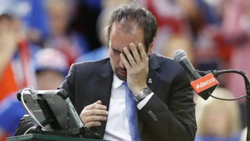 Канадского теннисиста дисквалифицировали за попадание судье мячом в глаз