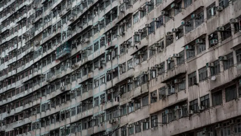 Шестилетняя девочка выпала с 26 этажа в Китае и выжила