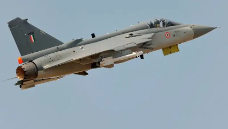 ВВС Индии официально приняли на вооружение индийские истребители Tejas
