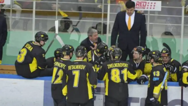 "Сарыарка" проиграла "Нефтянику" и оказалась в шаге от вылета из плей-офф ВХЛ