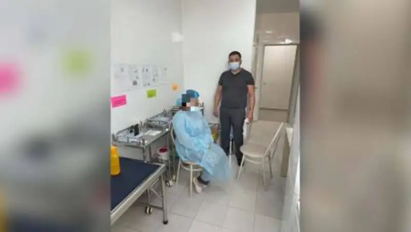 Медсестры в Атырау продавали паспорта вакцинации за 100 тысяч тенге